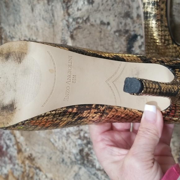Enzo Angiolini Gold Snakeskin Heels> Size 8 1/2 - Picture 5 of 6